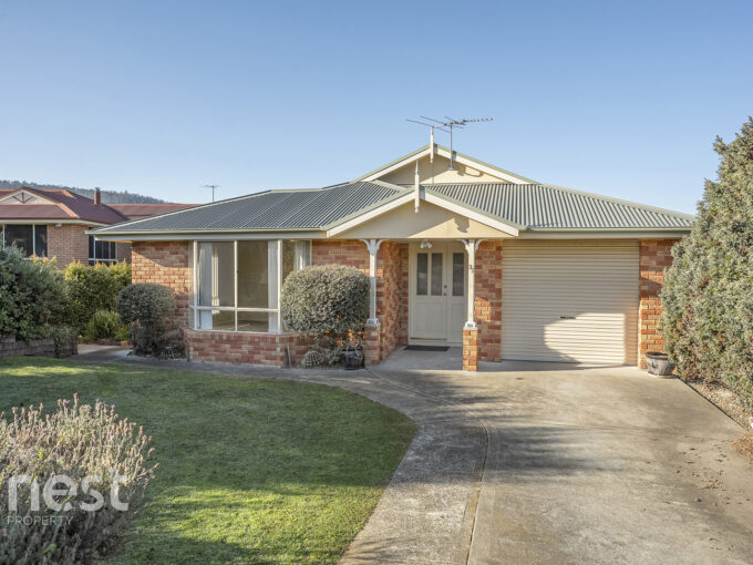 33 Llenroc Street GEILSTON BAY