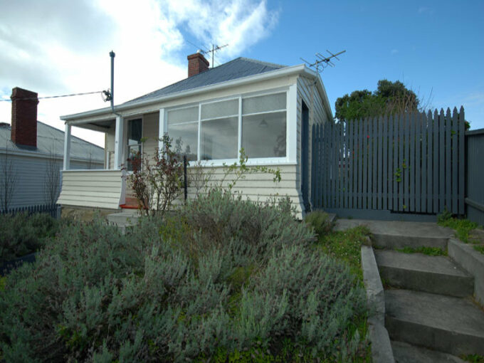 24 Wellington Street NORTH HOBART