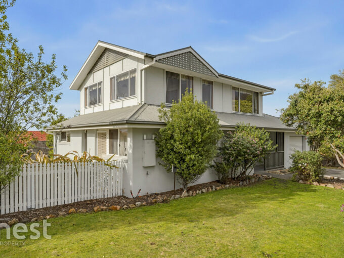 2 Honeysuckle Drive BLACKMANS BAY